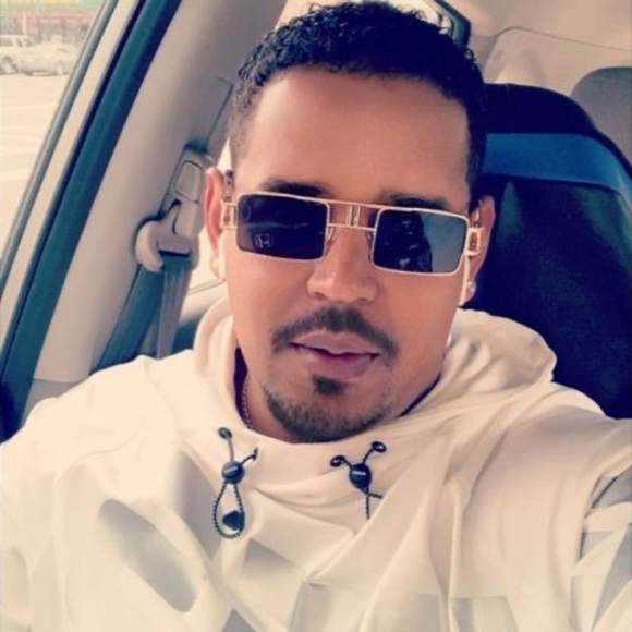 Meet your Posher, Fernando - Picture 1 of 1